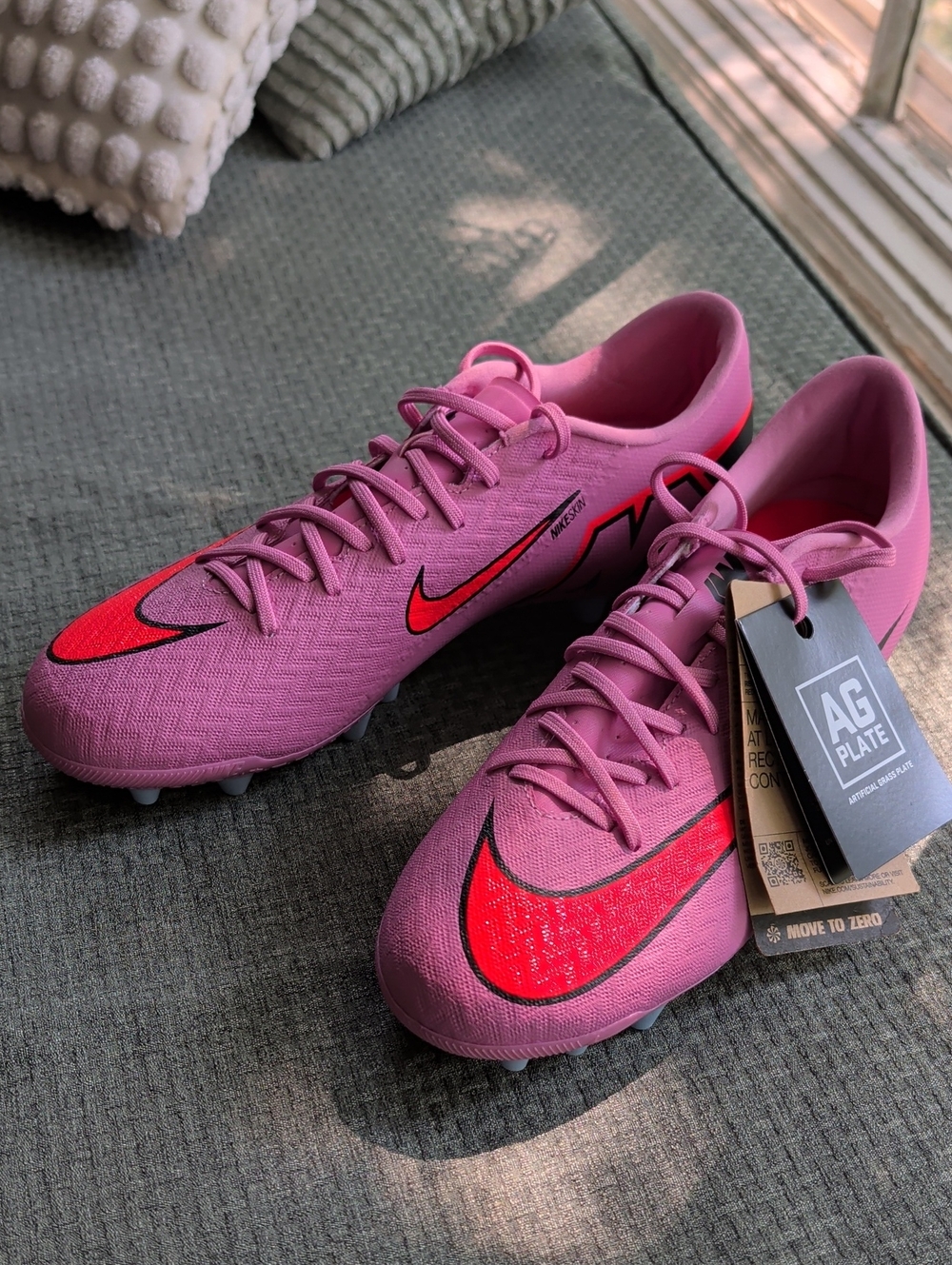 Nike Zoom Mercurial Vapor 16 Academy AG Soccer Cleat